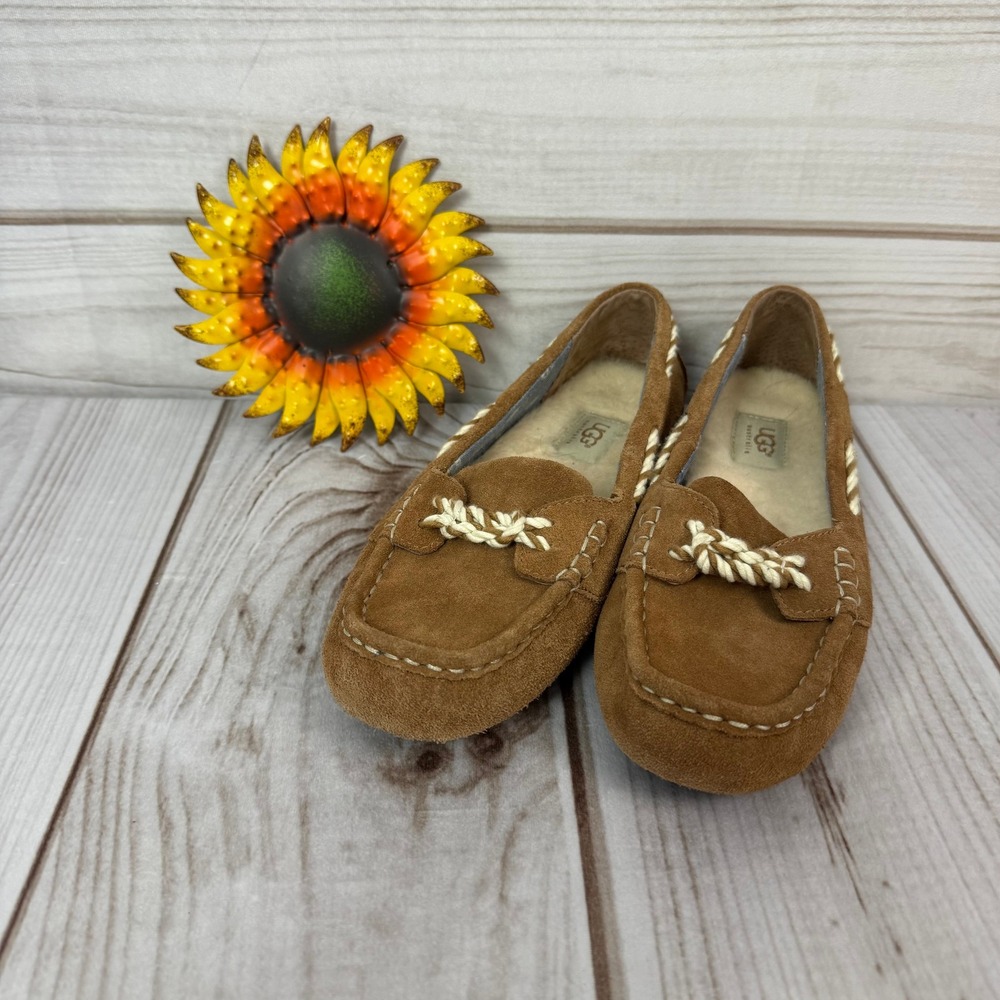UGG Australia‎ Genoa Moccasin Slippers Womens Size 9